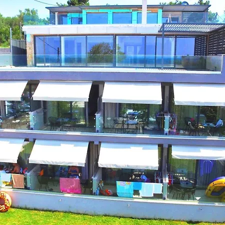 Katrin Luxury * ניאה מודאניה